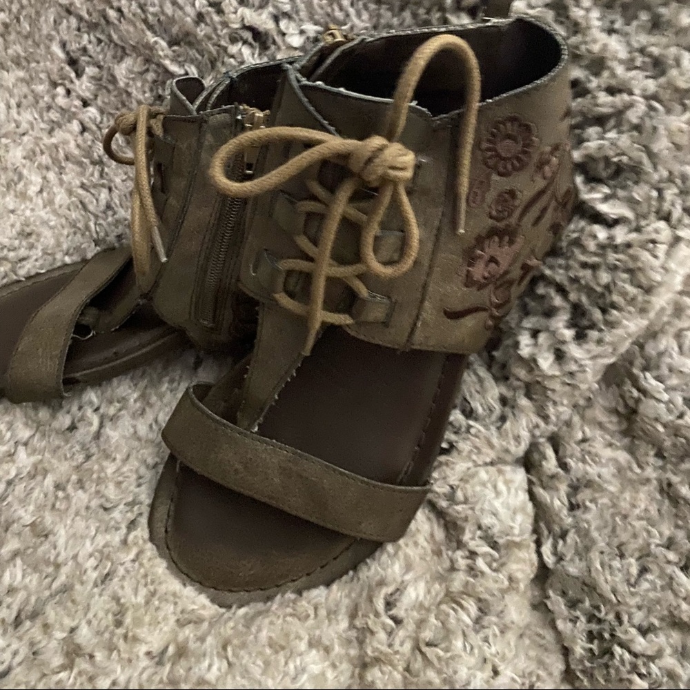 Olive Green Embroidered Gladiator Sandals